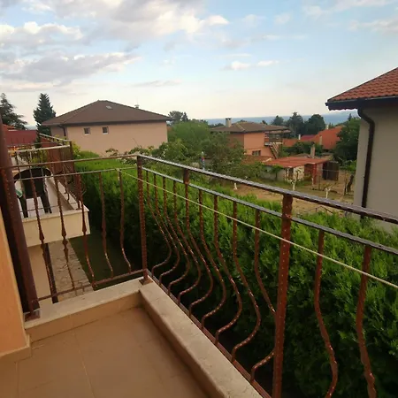 Bed & Breakfast Affordable With Bbq 5 Min Drive From Lusi