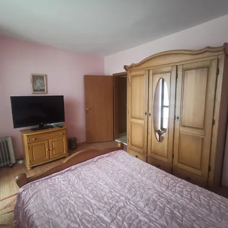 ベッド・アンド・ブレックファスト Affordable With Bbq 5 Min Drive From Lusi ヴァルナ