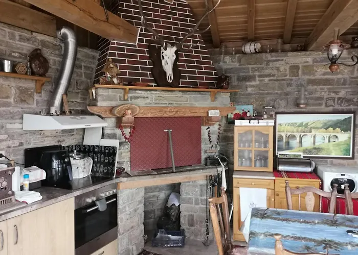 Panzió Affordable With Bbq 5 Min Drive From Lusi