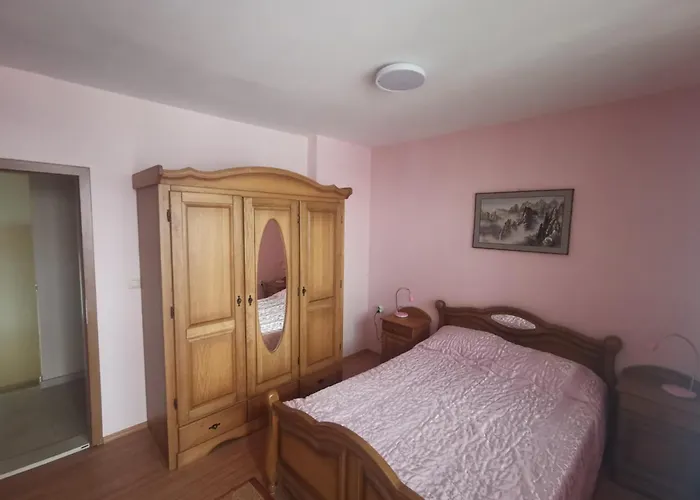 Panzió Affordable With Bbq 5 Min Drive From Lusi Várna