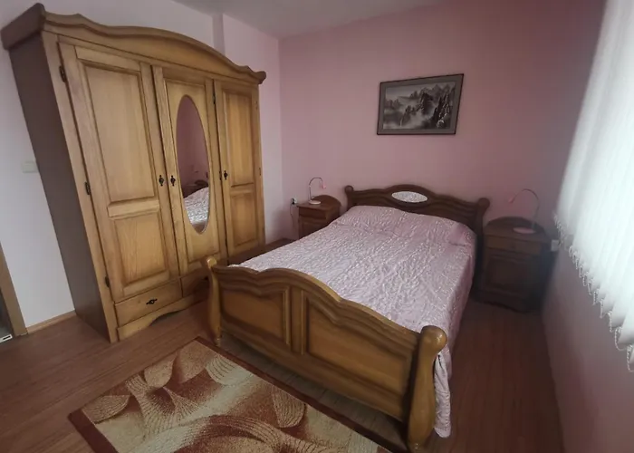 Panzió Affordable With Bbq 5 Min Drive From Lusi 3*