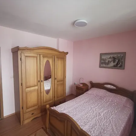 B&B Affordable With Bbq 5 Min Drive From Lucy Varna